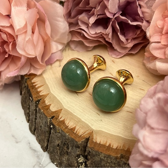 Elegant Round Green Aventurine Quartz Cufflinks - Picture 7 of 17